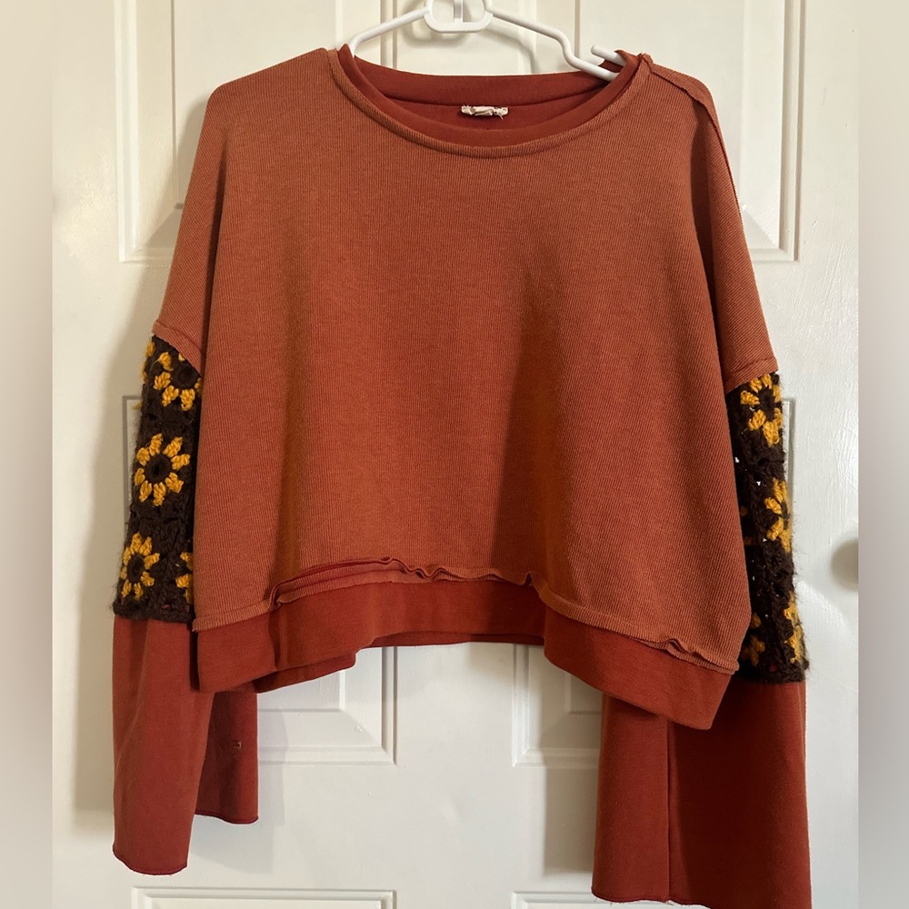 Size small POL  pullover with crotchet sleeves